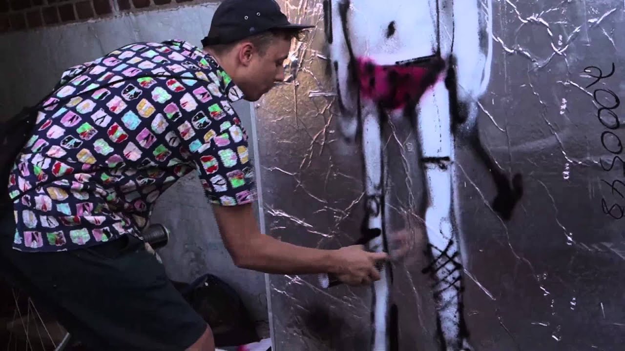 Anthony Lister Live Spray Painting