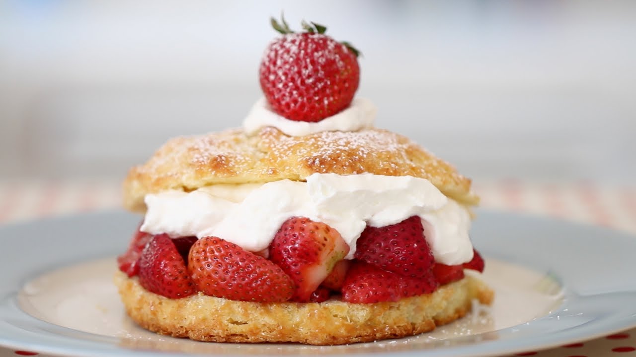 Strawberry Shortcake - Gemma's Bigger Bolder Baking Ep 11 - Gemma Stafford Recipe