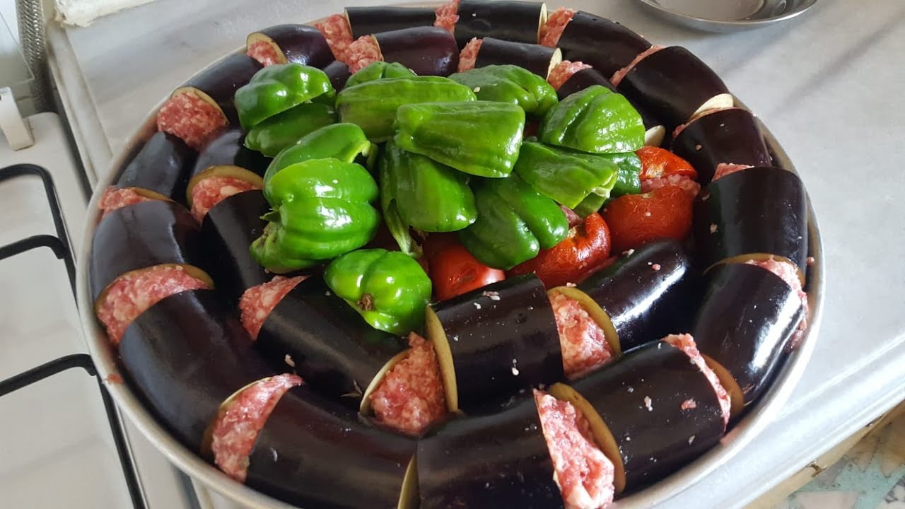 Gaziantep'te Evden Fırına Patlıcan (Balcan) Kebabı Yapılışı