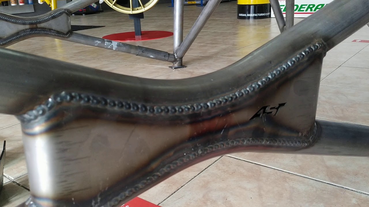 🤪 Arco de AST RollCages para Saxo 🤪