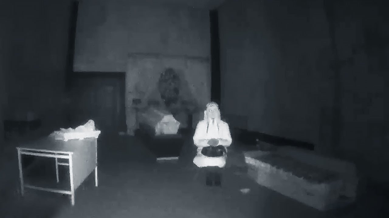 探靈者為了流量，獨自處在深夜的【太平間】...但這似乎不是個正確的決定... | 非常人類