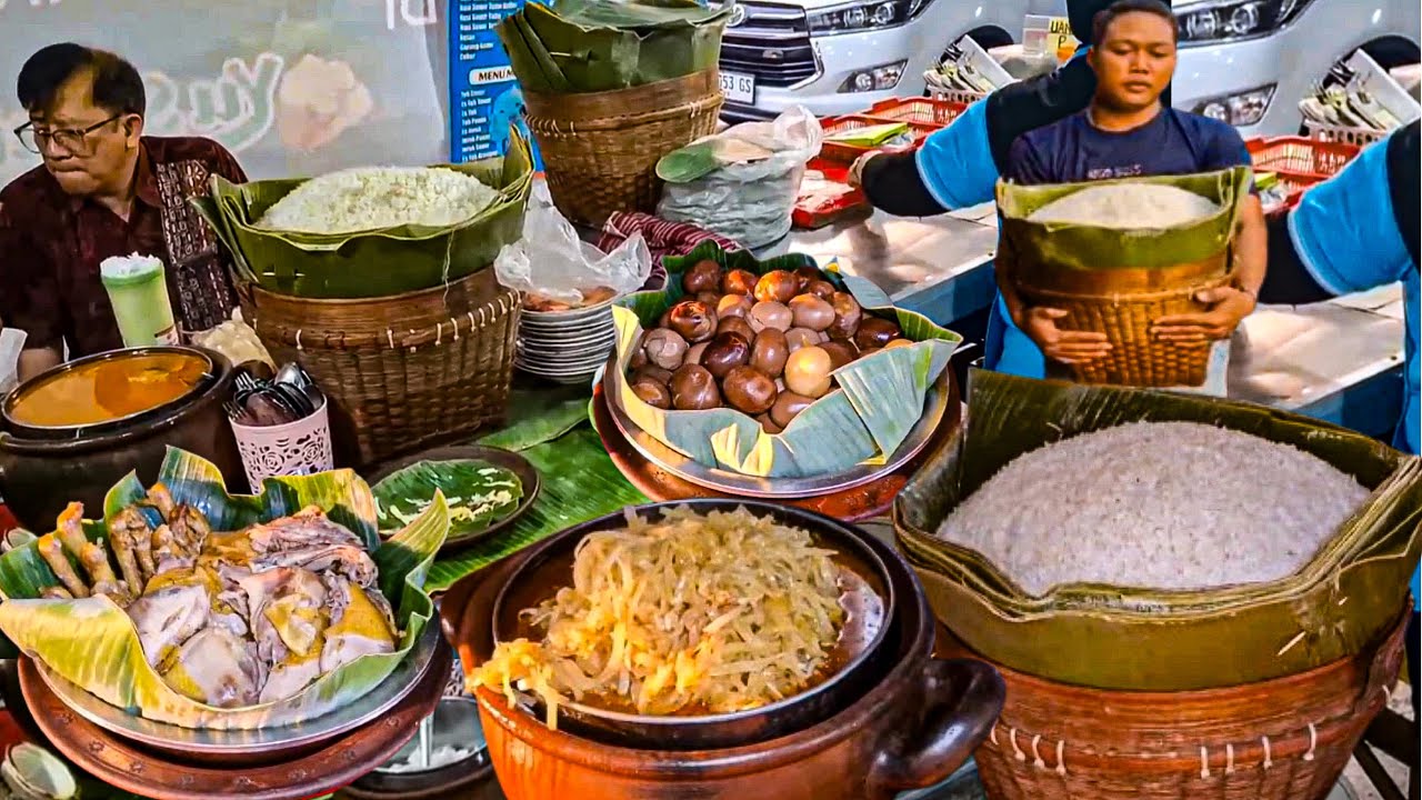 WAJIB DATANG SEBELUM BUKA KALO PENGEN KEBAGIAN!!! PORSI AWUR-AWURAN DIJAMIN BIKIN KENYANG