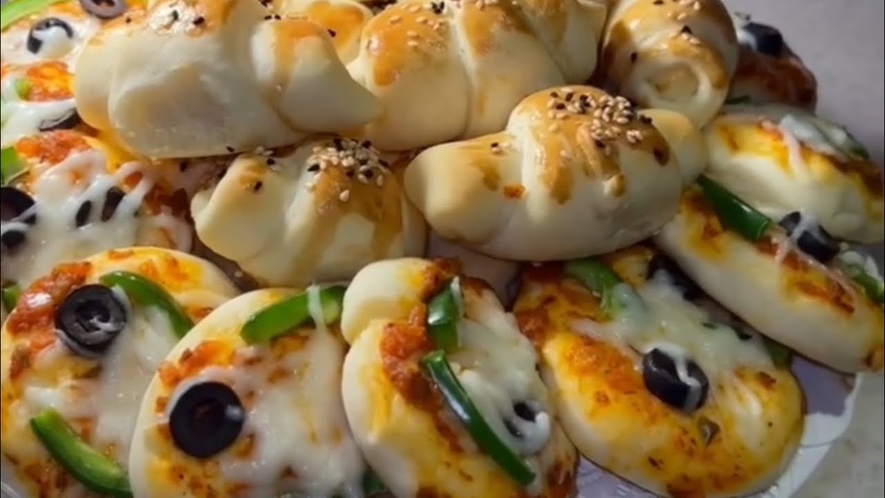المعجنات على اصولها هشة و لذييذة بأروع طريقة 😋✨…….ماما سارة