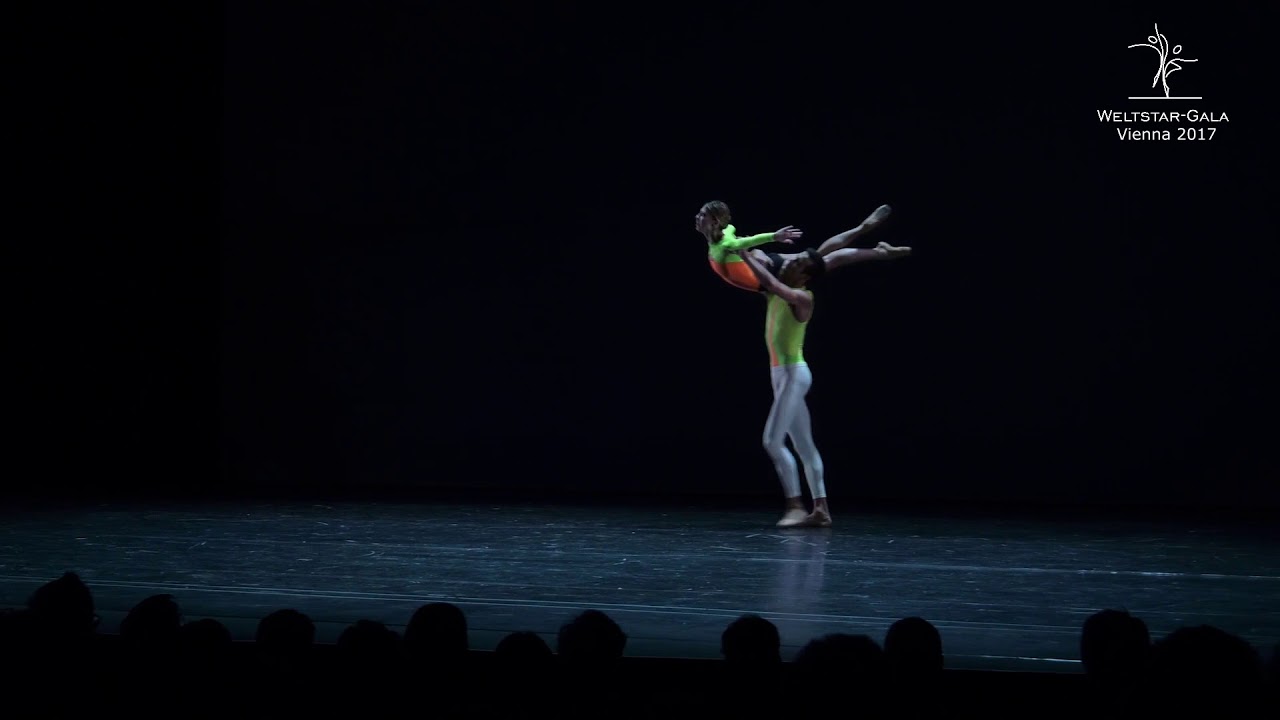 “Summer pas de deux“ - Suzanna Kaic, Vito Mazzeo , Choreography: David Dawson