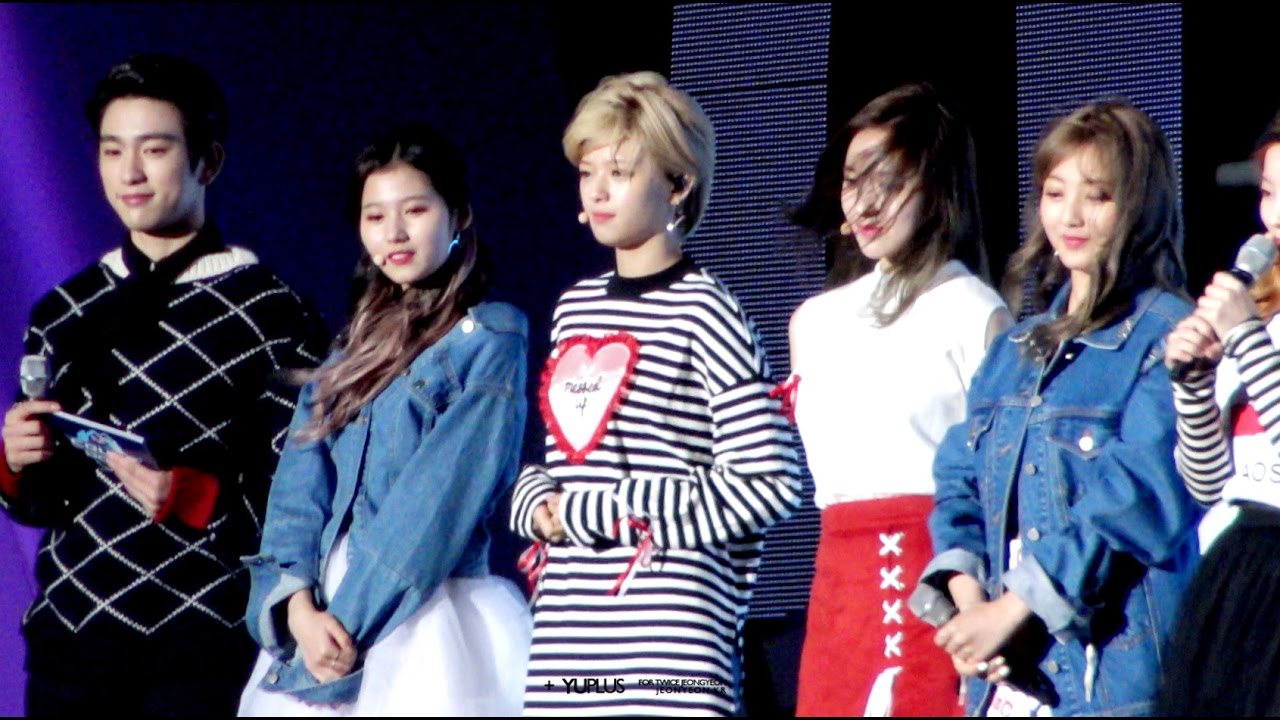 161027 TWICE Mcountdown MENT 정연 fancam