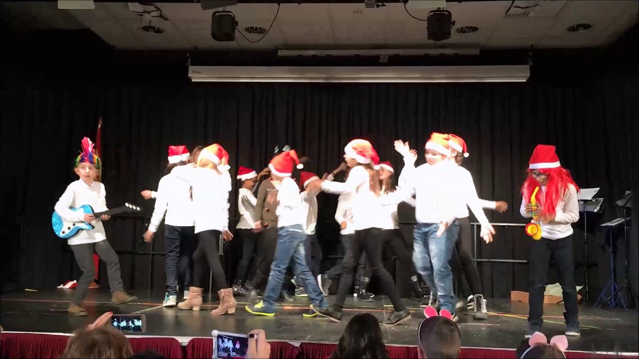 4º 5º AROUND THE CHRISTMAS TREE - CEIP JUAN XXIII LAS LUMBRERAS, MONTEAGUDO