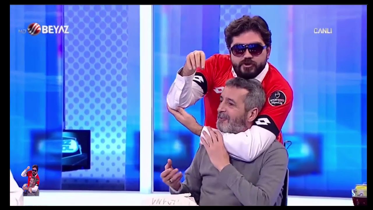 ACILI ADANA YER MİSİN YAVRUM? ET&Ccedil;İ &Ccedil;OCUK NUSRET | BEYAZ FUTBOL KOMİK ANLAR