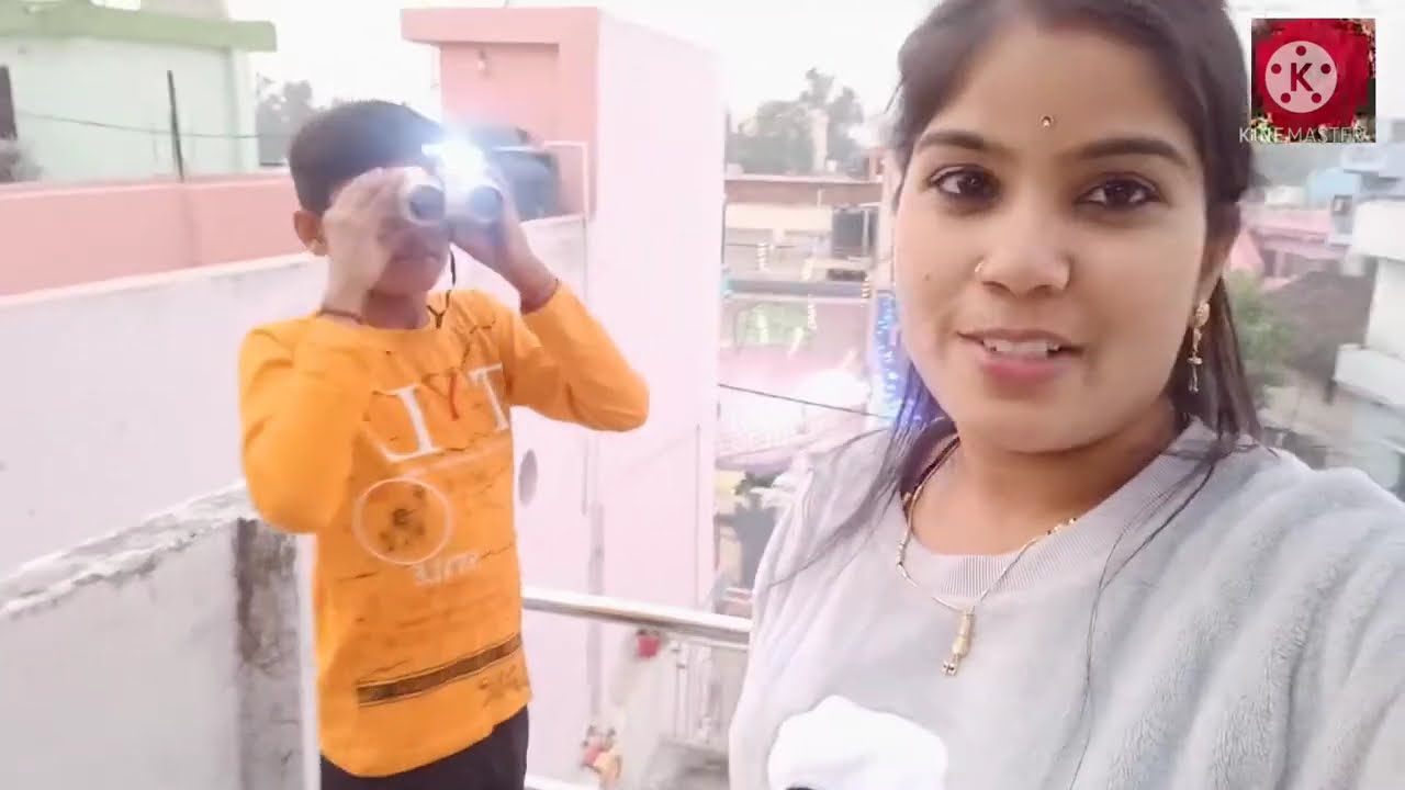 My old vlog video. Jab miraya vivan ko nana ji ne gift dia. Or ham sabhi bhot enjoy kiye game khele
