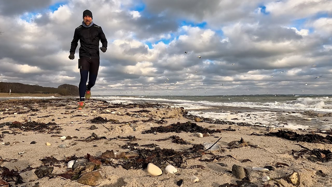Halfdan Runs - Intense Winter Run | Surviving Ice & Strong Winds | Raw Danish Winter 🌬️❄️
