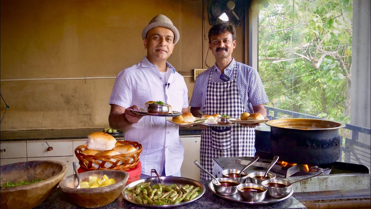 Традиционный деревенский стиль Колхапури Мисал, приготовленный на дровах в ГАВРАН МИСАЛ, Бангалор