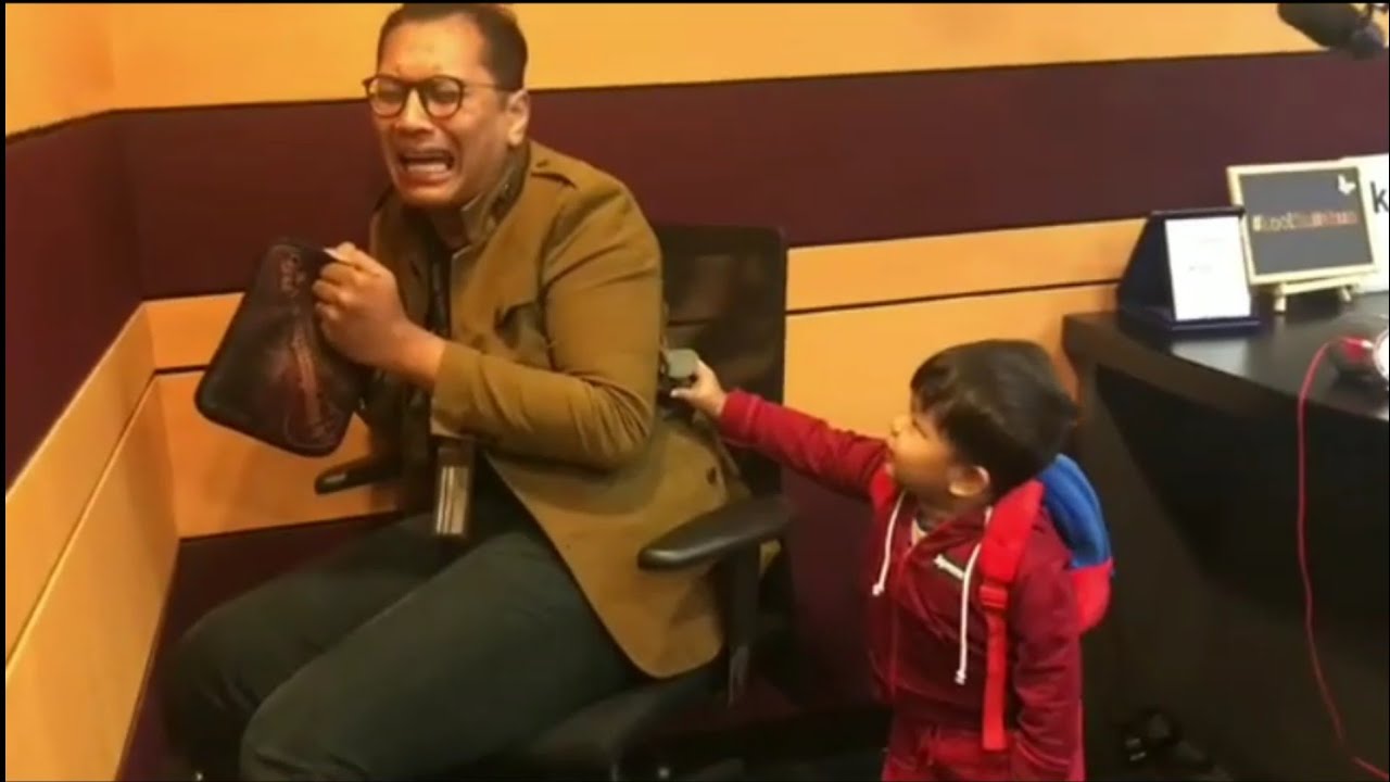 Comelnya Telatah Kenakalan Adik Fattah Anas Yang Sedang 'Viral' Di Temuramah Oleh Penyampai Radio😂