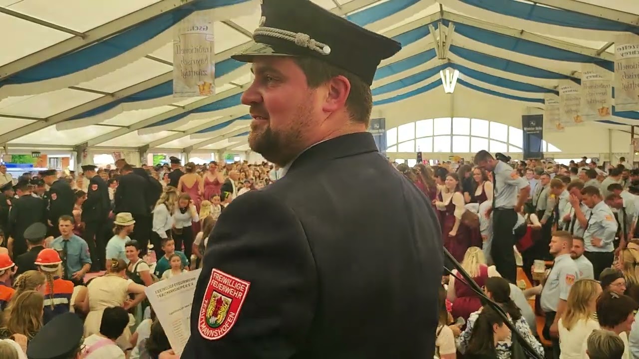 125 Jahre FFW Trautmannshofen zum Fahneneinzug mit der Band Spitz af Knopf