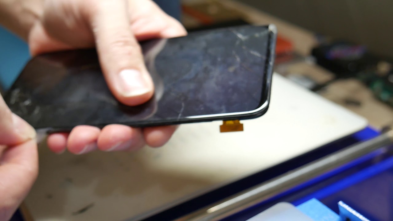 Samsung A70 - Дисплей как на iphone X, а переклейка сложнее. Замена стекла.