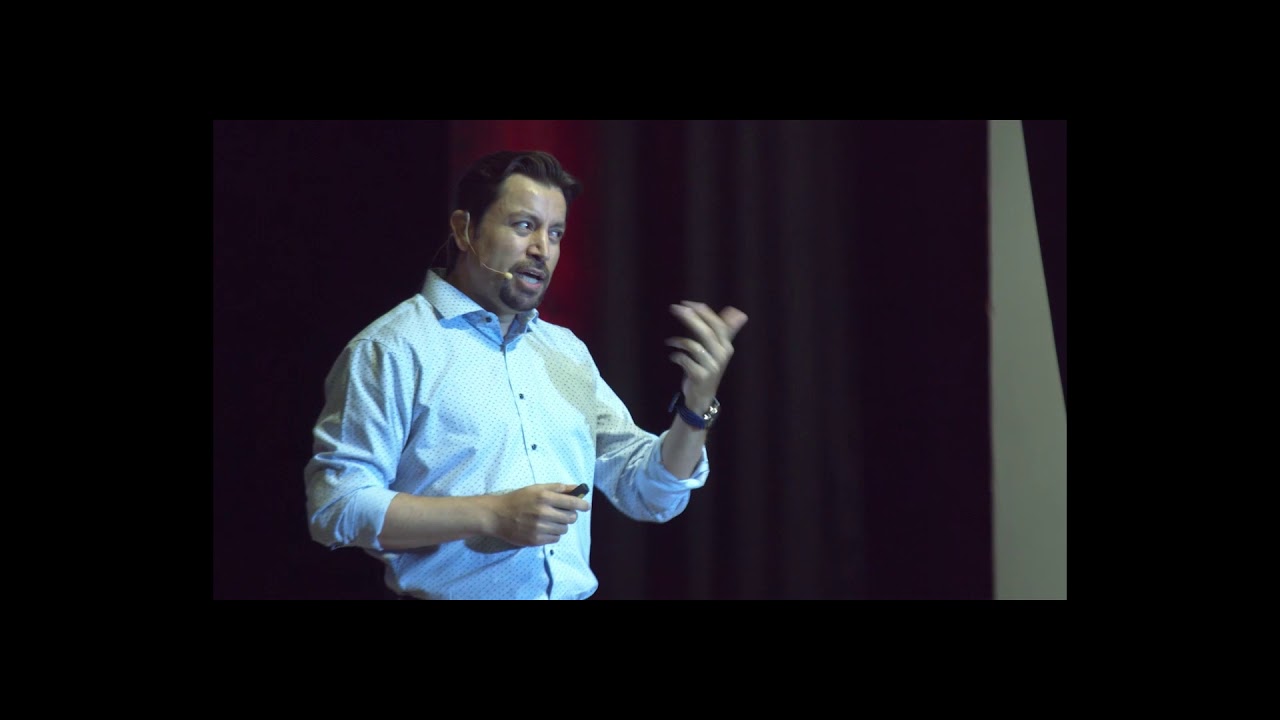 El secreto de los grandes cambios está en los pequeños detalle | Rafael Gallegos | TEDxCETYSMexicali