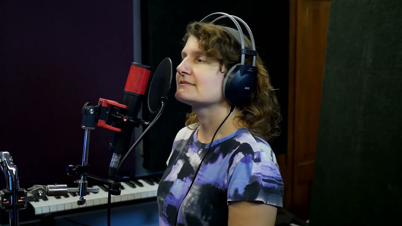 Microphone Comparison - Avantone CV-12, Weird Audio Little Red Monster, AKG D5 - Female vocals
