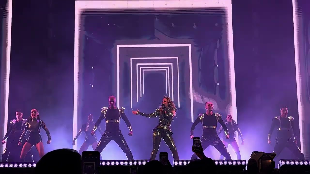 Fey - intro & Muevelo (hits tour 28/03/2025 arena monterrey)