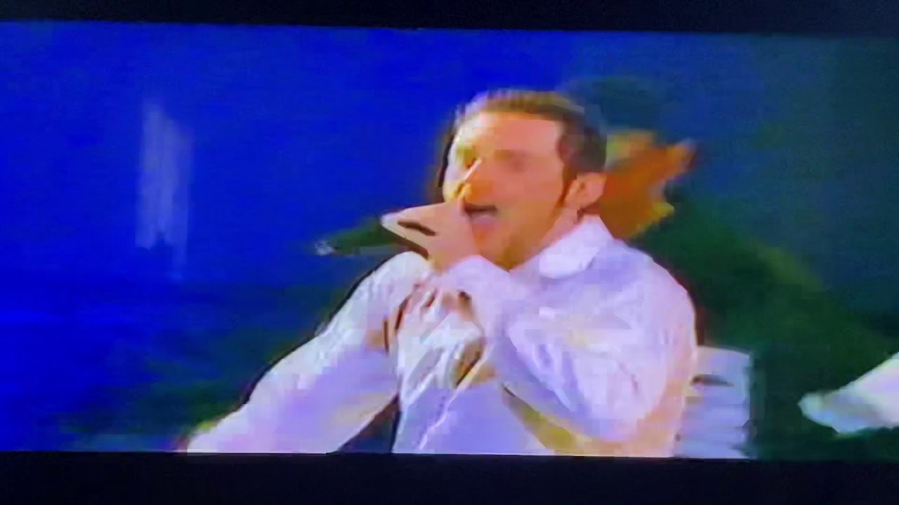 Concert des 2be3 medley avec leur amis Samy et Judy et autre danseur