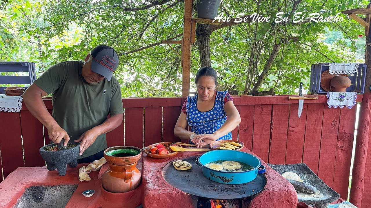 Gorditas Tapadas De Boronas De Carnitas | Así Se Vive En El Rancho