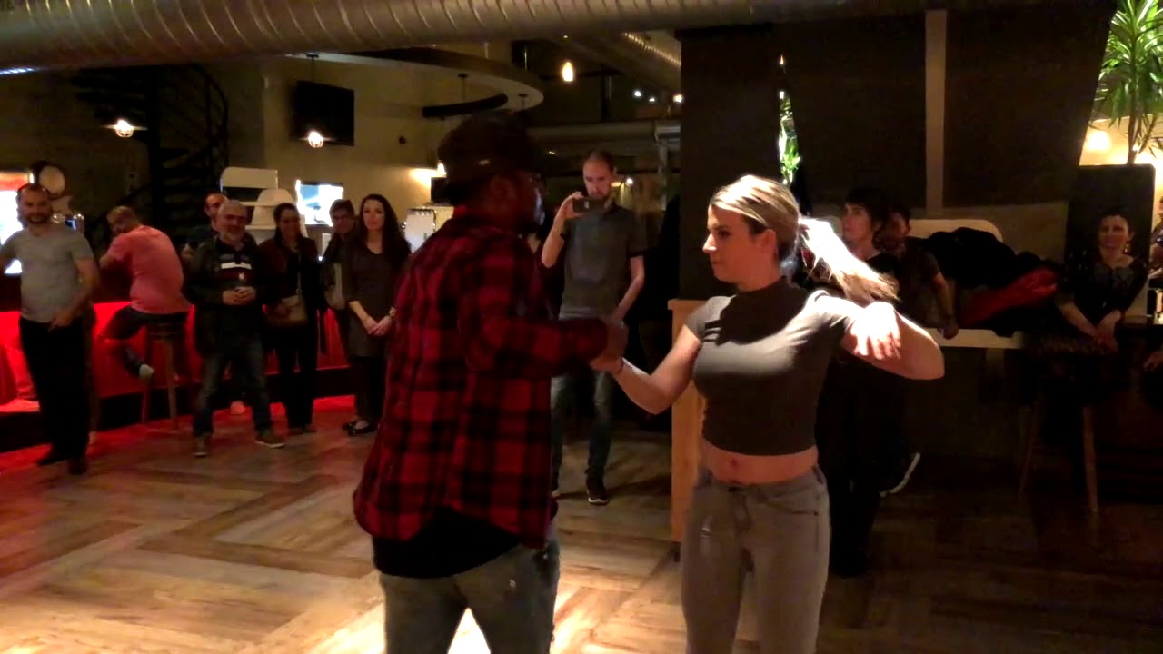 Laurent & Alison Salsa (Tu Vida en la Mía)