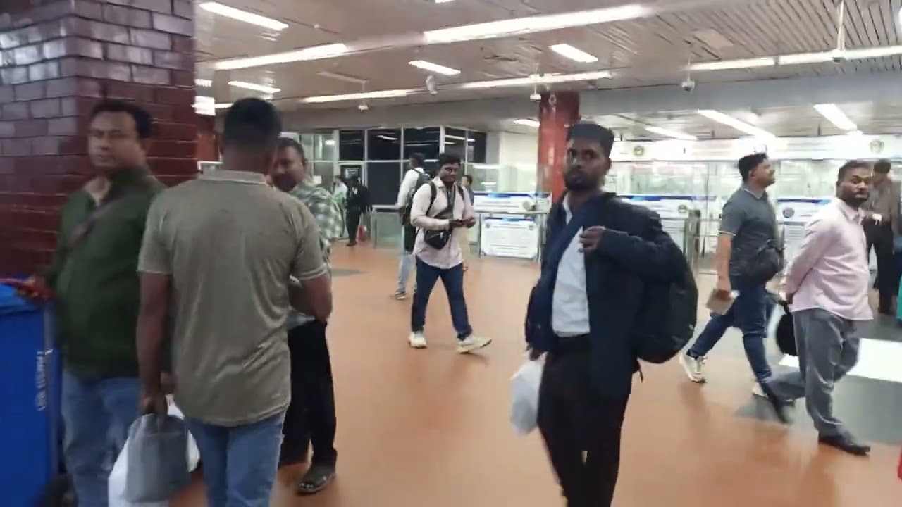 মধ্যপ্রাচ্যগামী সব ফ্লাইট পরিচালনা স্থগিত হল  ইরান Vs ইসরায়েল যুদ্ধের কারণে। 