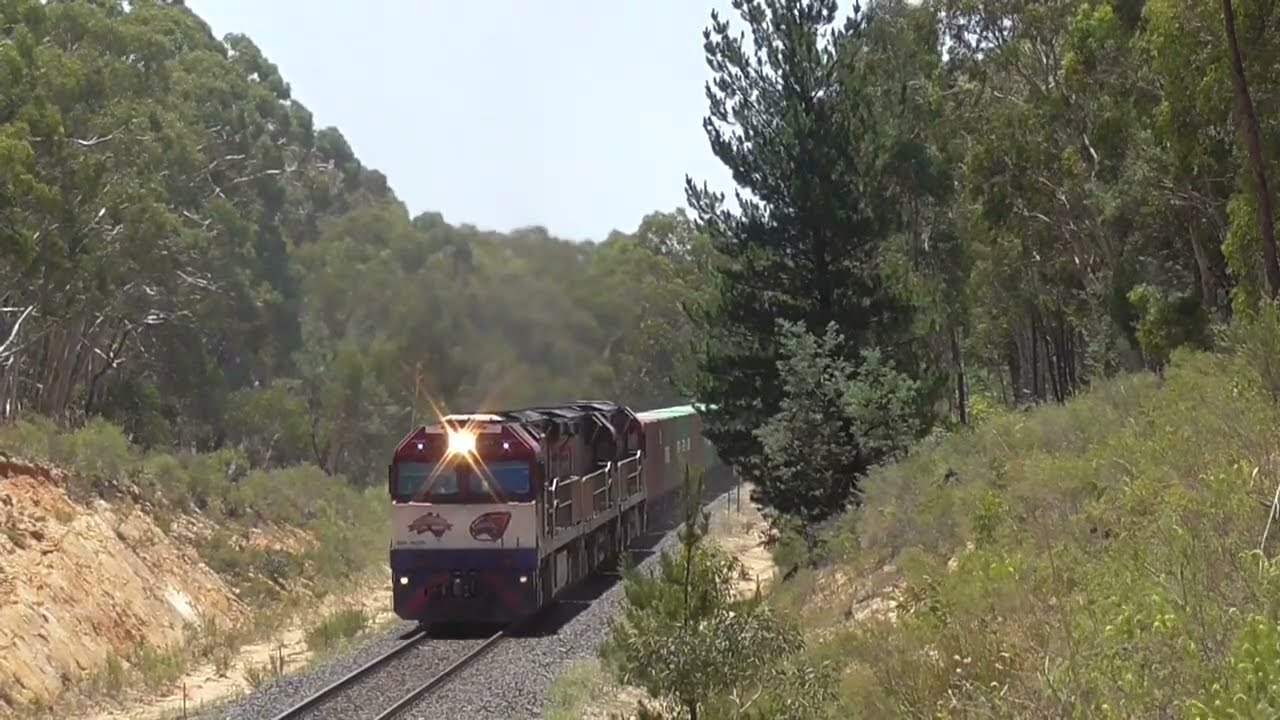 Fletcher Freight crests Mullion Range, Tues6Jan26