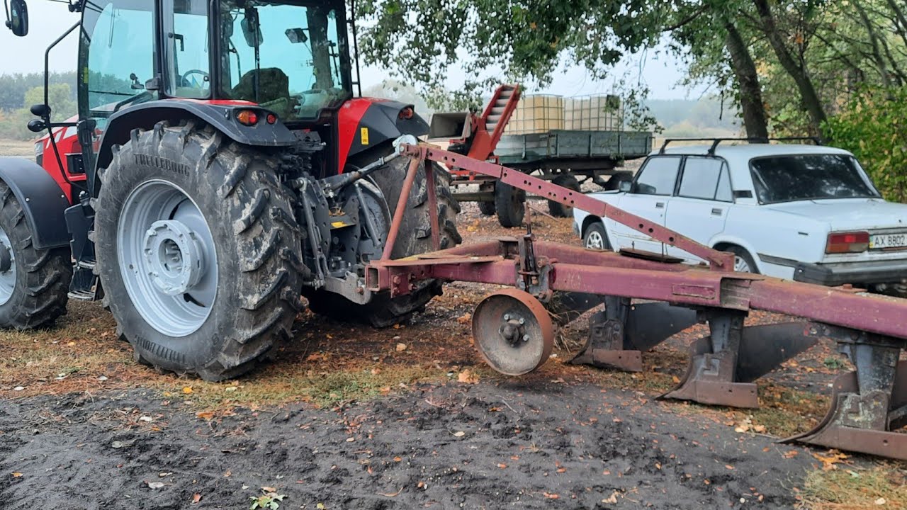 Massey Ferguson 6713 з плугом ПЛН 5.