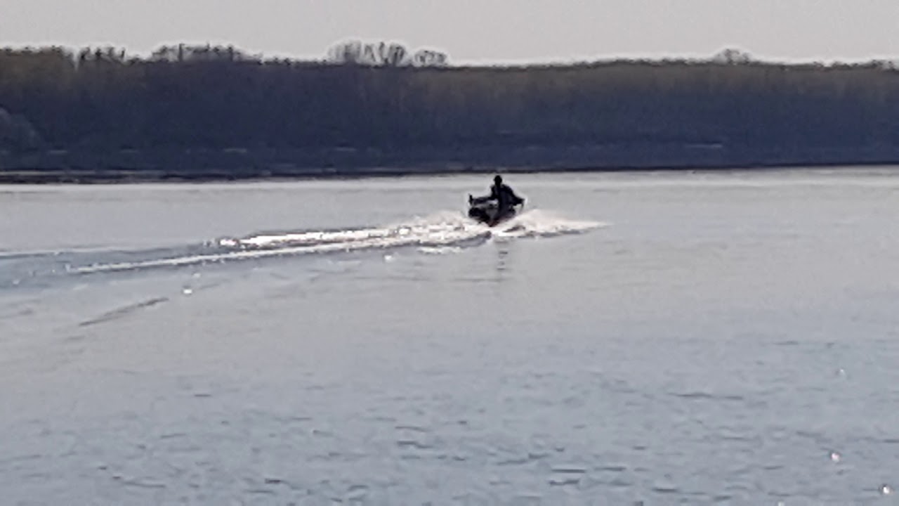 Canadian 370  Johnson 9.9 hp