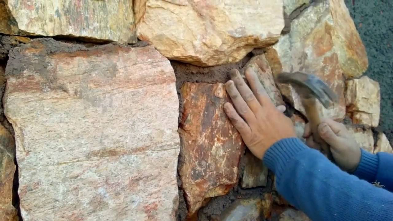 Colocação da pedra madeira