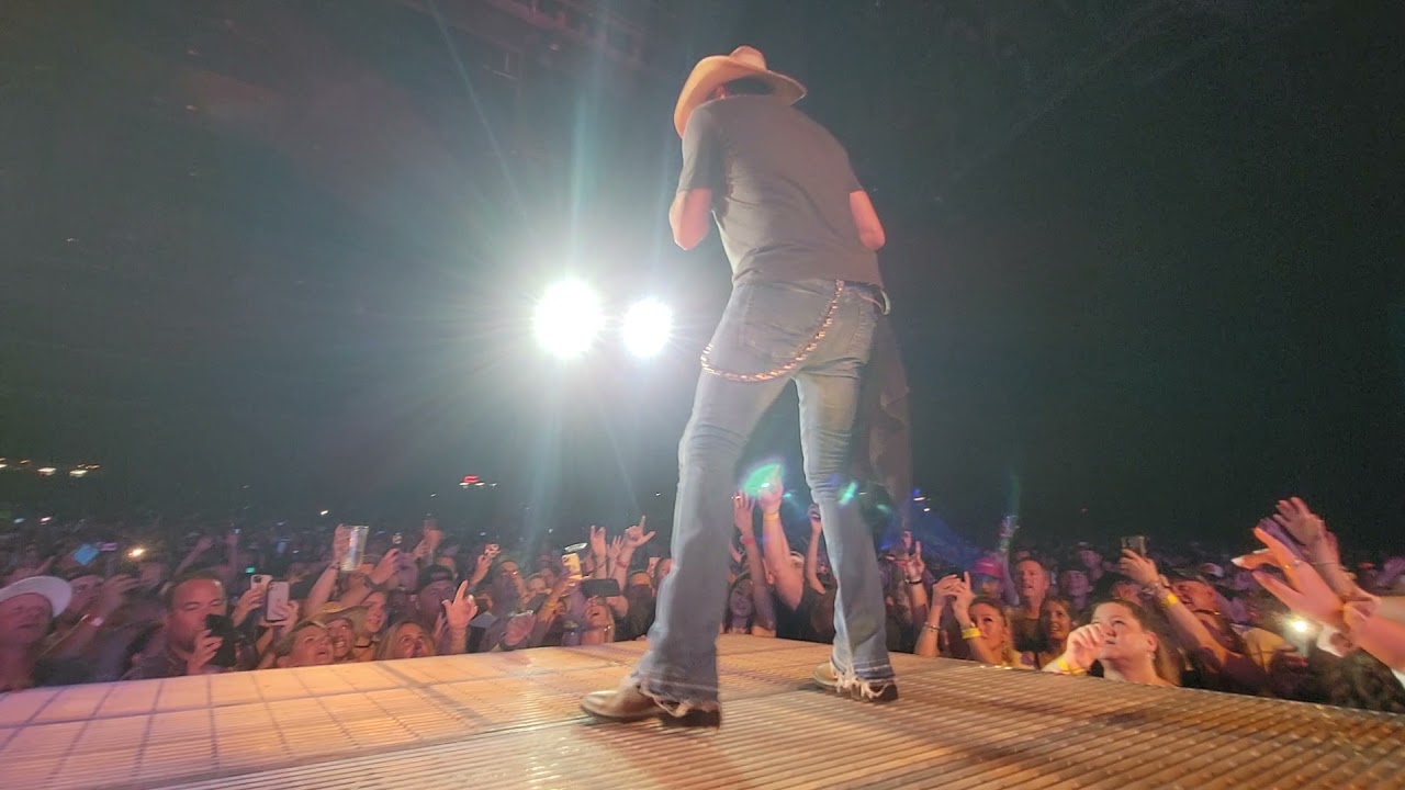 06 Burnin' It Down - Jason Aldean 08/14/21
