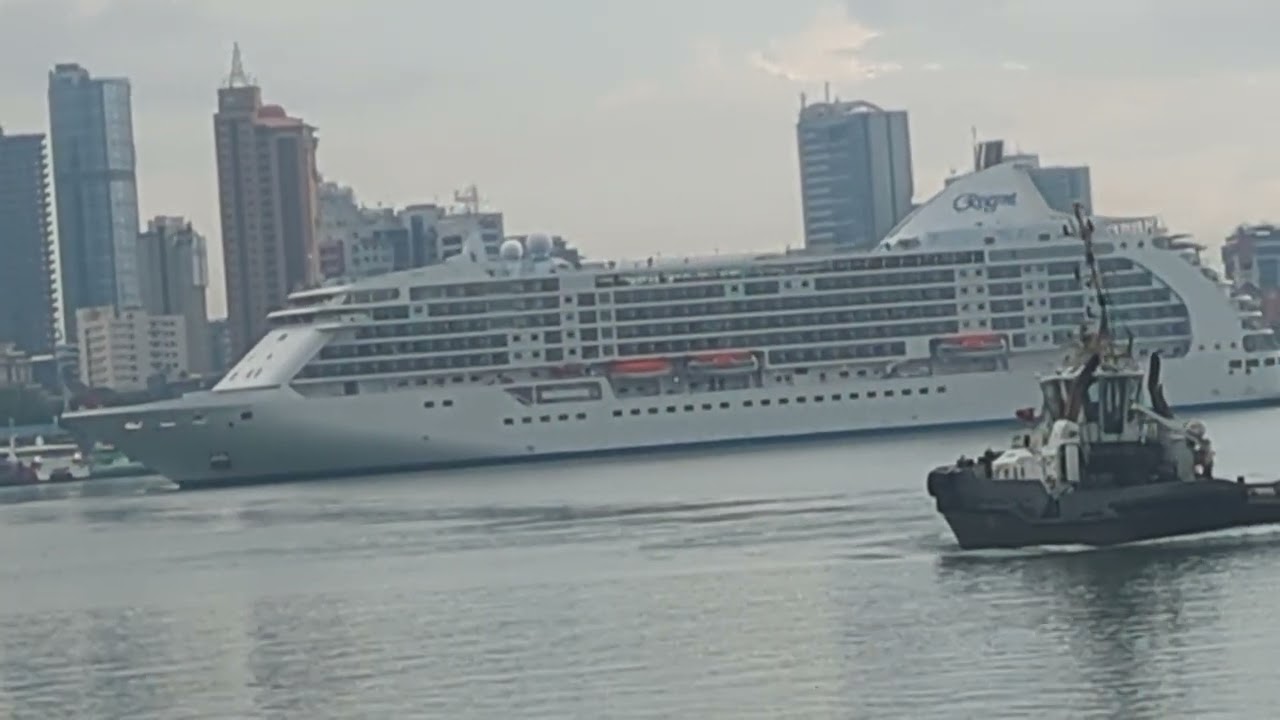 MELI YA WATALII YATUA BANDARI YA DAR ES SALAAM 