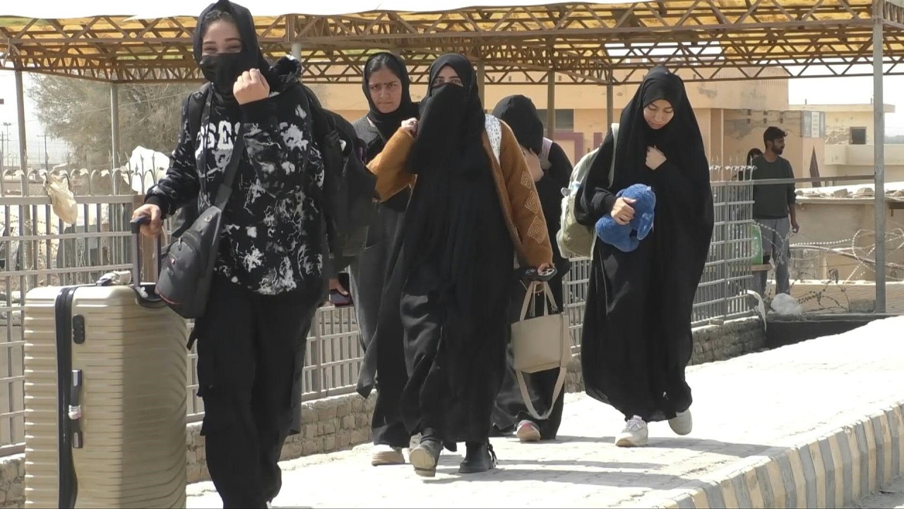 Pakistanis scramble to flee Iran, truck drivers stranded at border