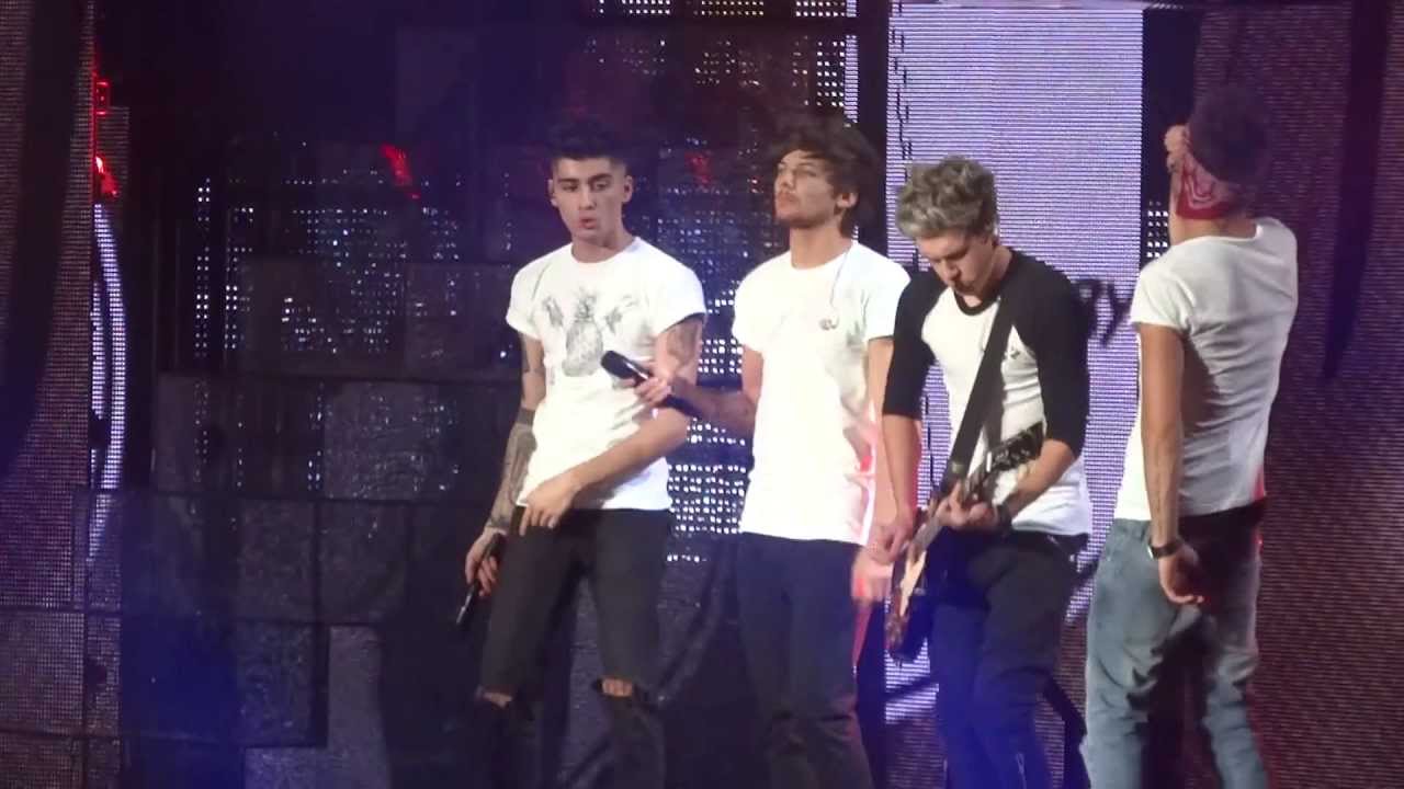 Teenage Dirtbag - One Direction (Wheatus Cover) [Live in Perth, Australia]