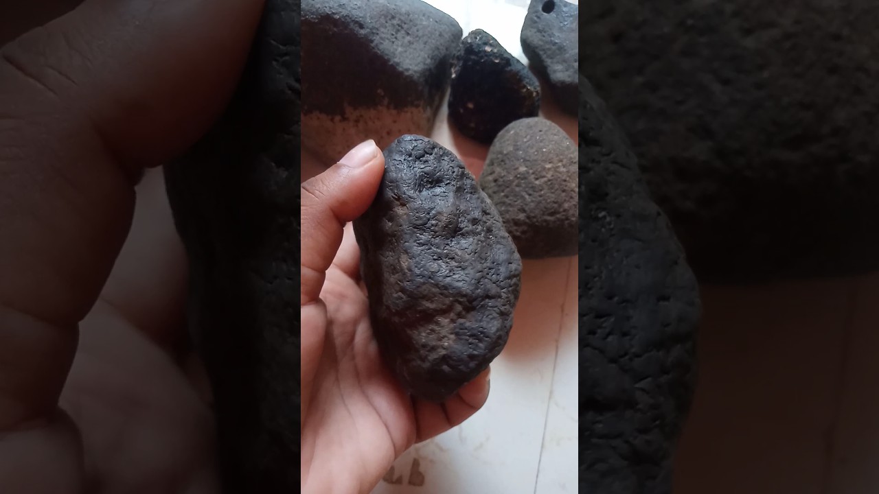 🧐Basalt Meteorite☄️🤷??From India 🇮🇳#shorts #meteorite #india #rocks #rockhounding