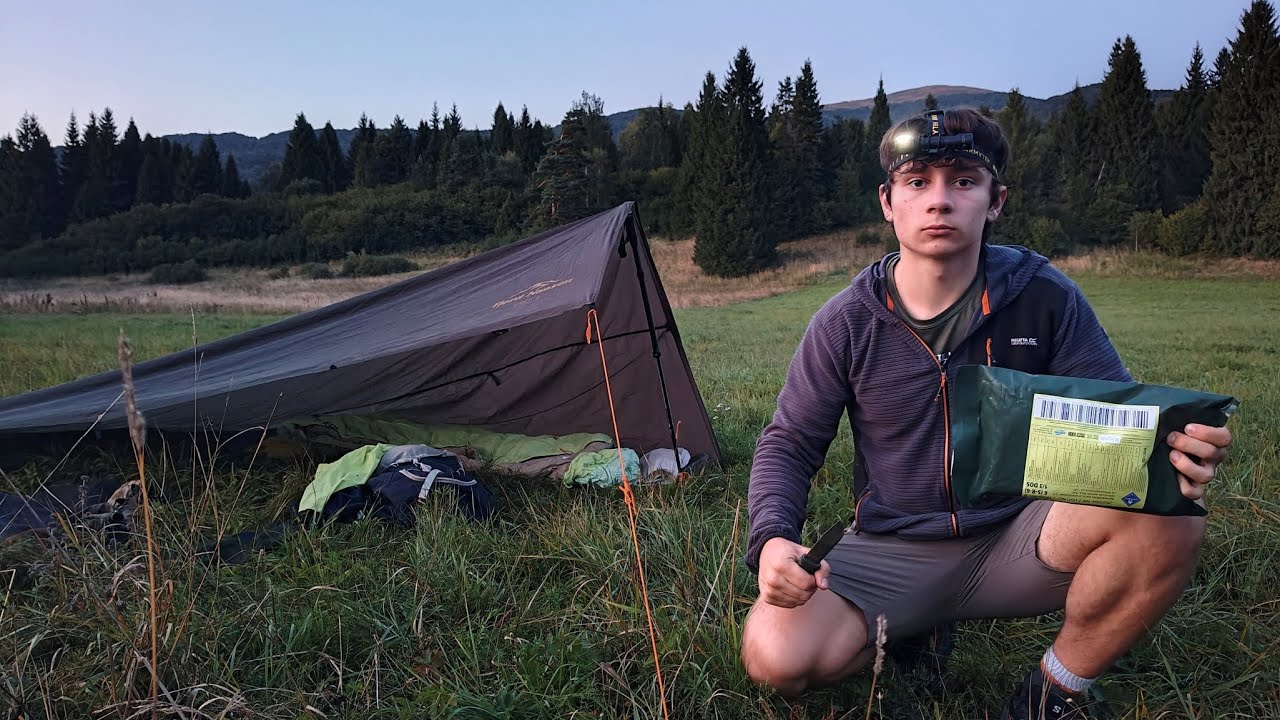 Noc na dziko w krainie niedźwiedzi i wilków - wyprawa w Bieszczady i test bigosu z polskiej MRE