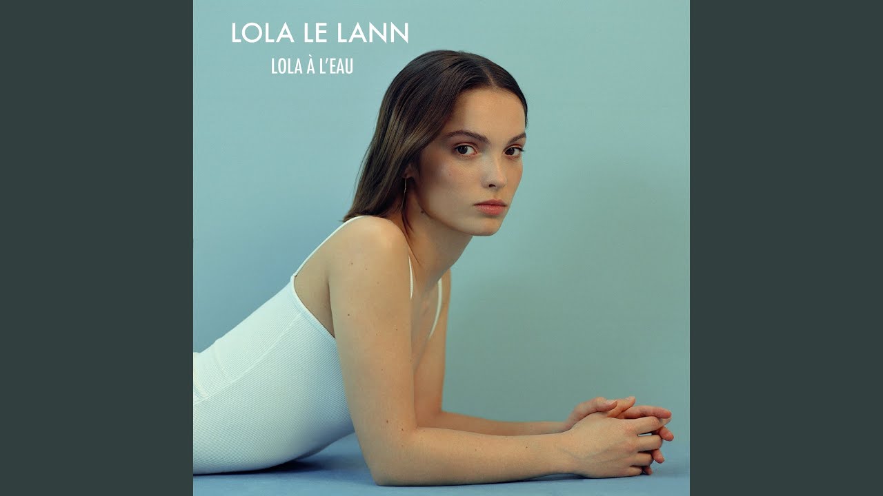 Lola à l'eau