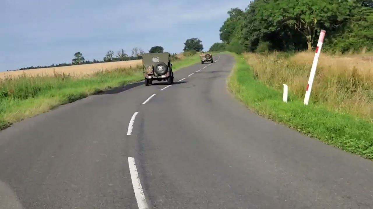 27-7-2024 3 Jeeps in Lincolnshire countryside