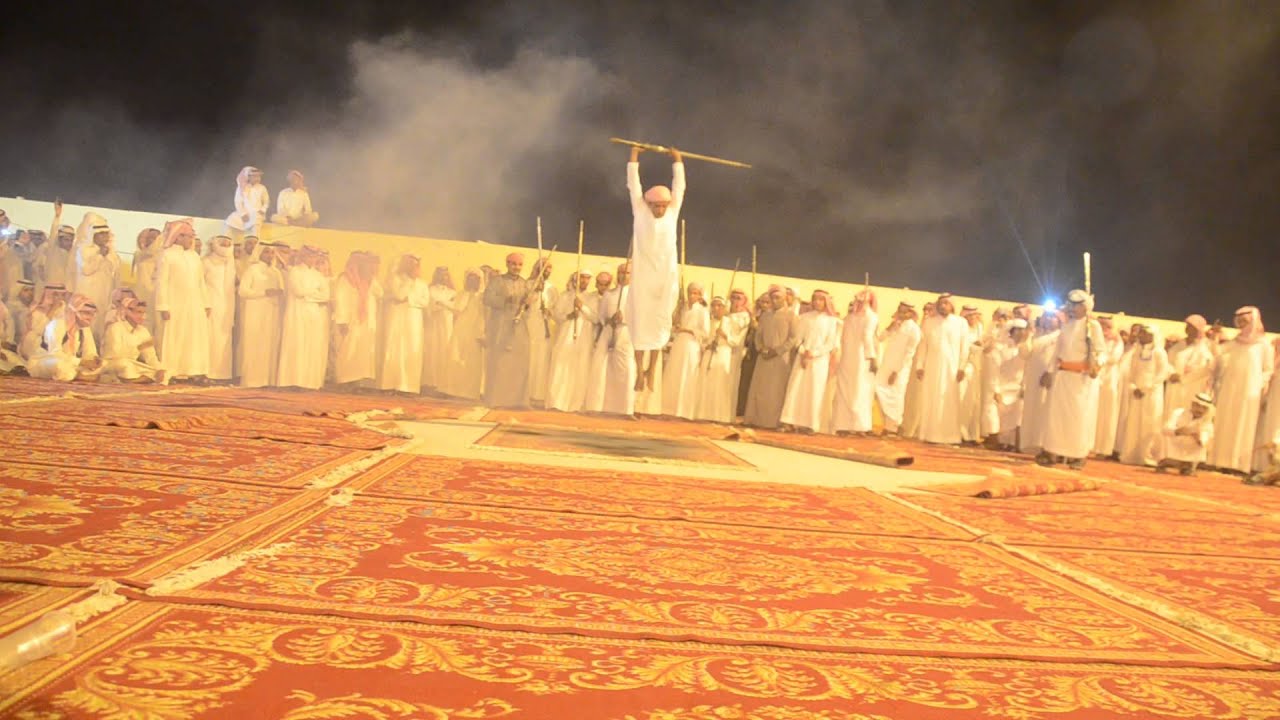 تعشير درع الحجاز وعسكر البارود في حفل تخريج الضباط بمكه