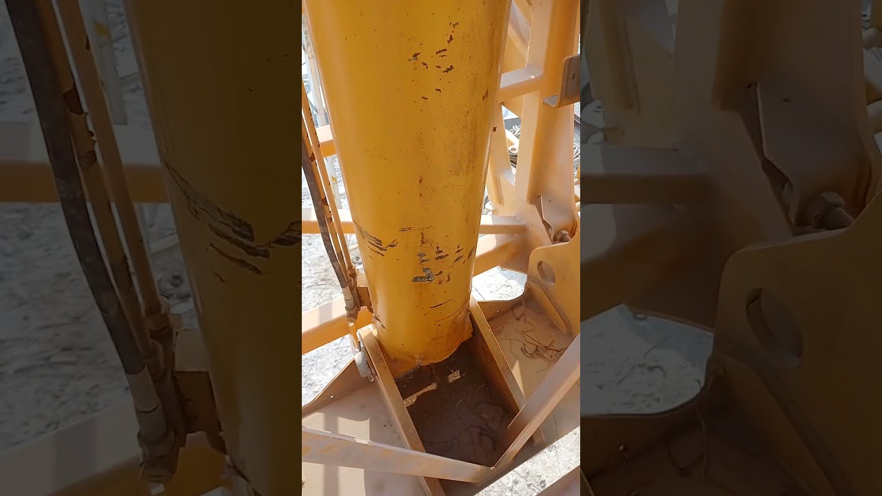 Tower crane cylinder