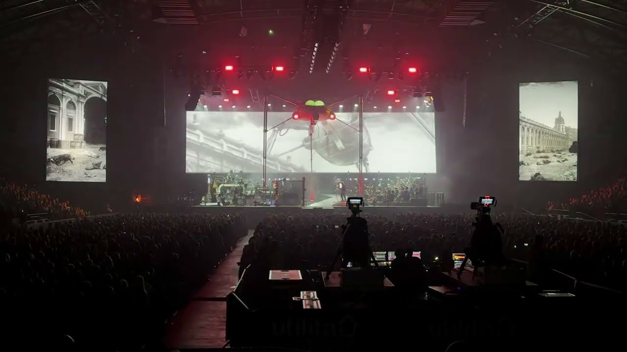 Jeff Wayne - Dead London (Parts 1 & 2) / H.G Wells 1945 (Live At Newcastle Utilita Arena 2025)