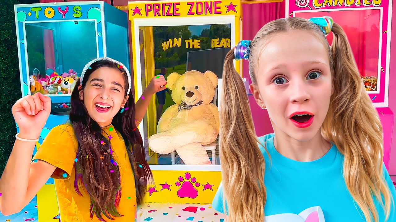 ¡Nastya y sus amigos en la zona de premios!  ¿Quién ganará el gran oso de peluche?