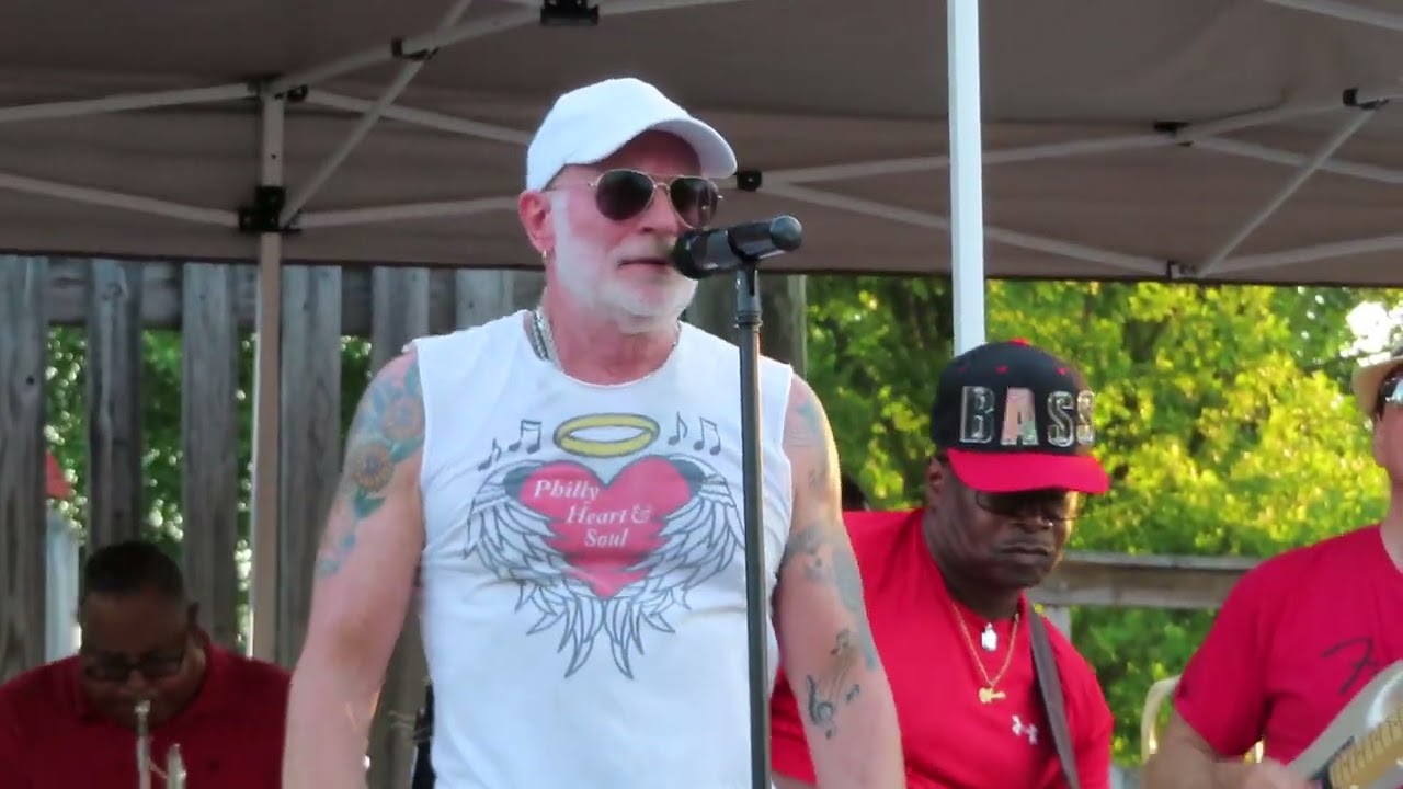 June 29, 2022 KCPL Arts In The Park, Philly Heart and Soul Perform a KC & the Sunshine Band 