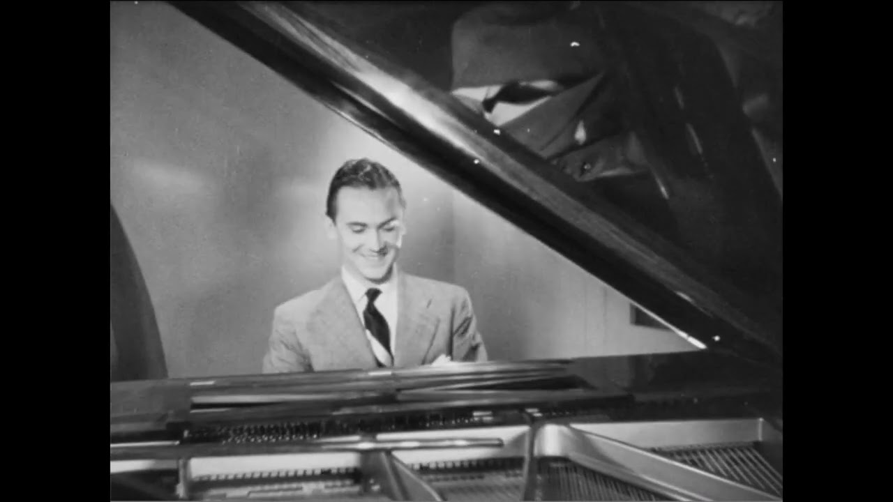 Danielle Darrieux and Pierre Mingand sing 'Ça vient tout doucement' in Mademoiselle Mozart (1936)