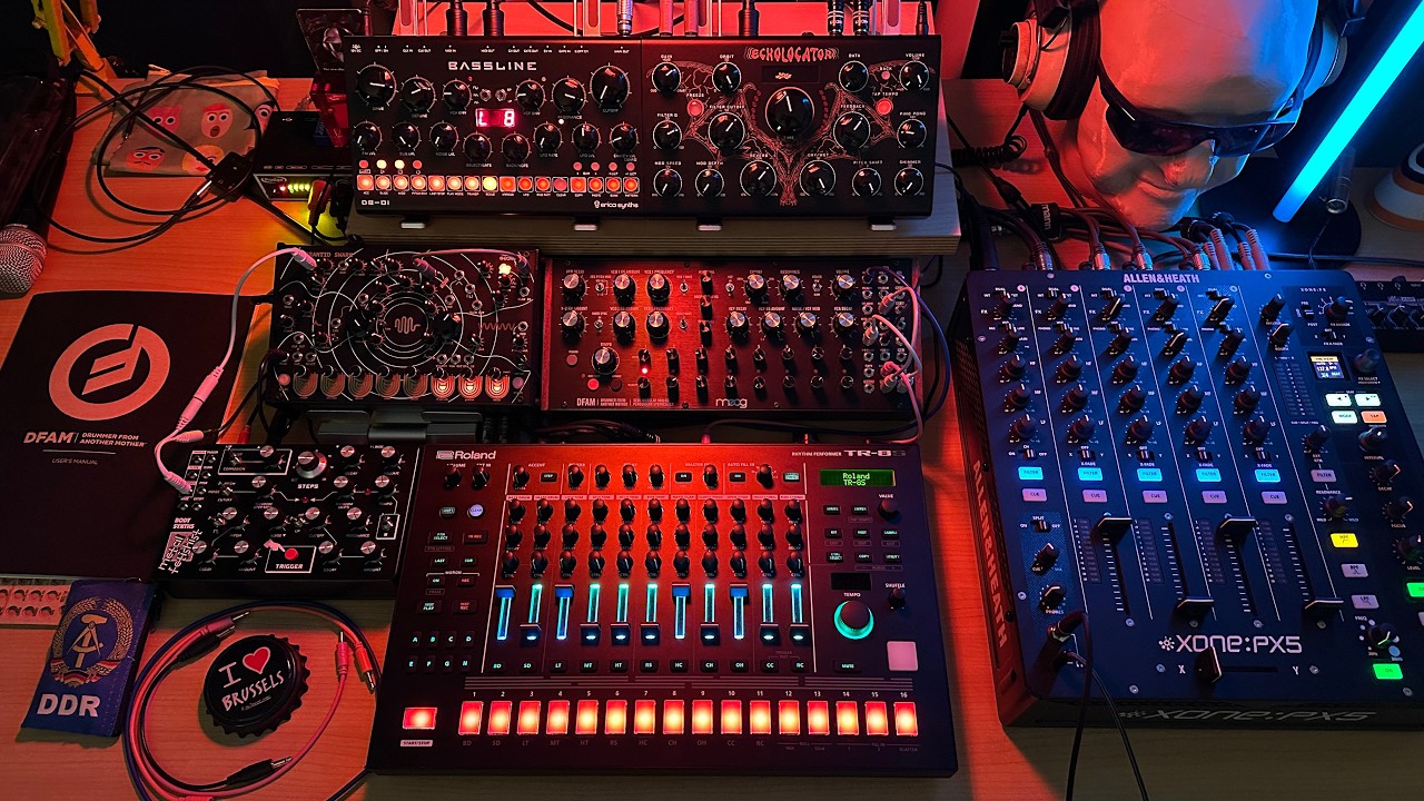 %100 live improvised 138bpm techno !