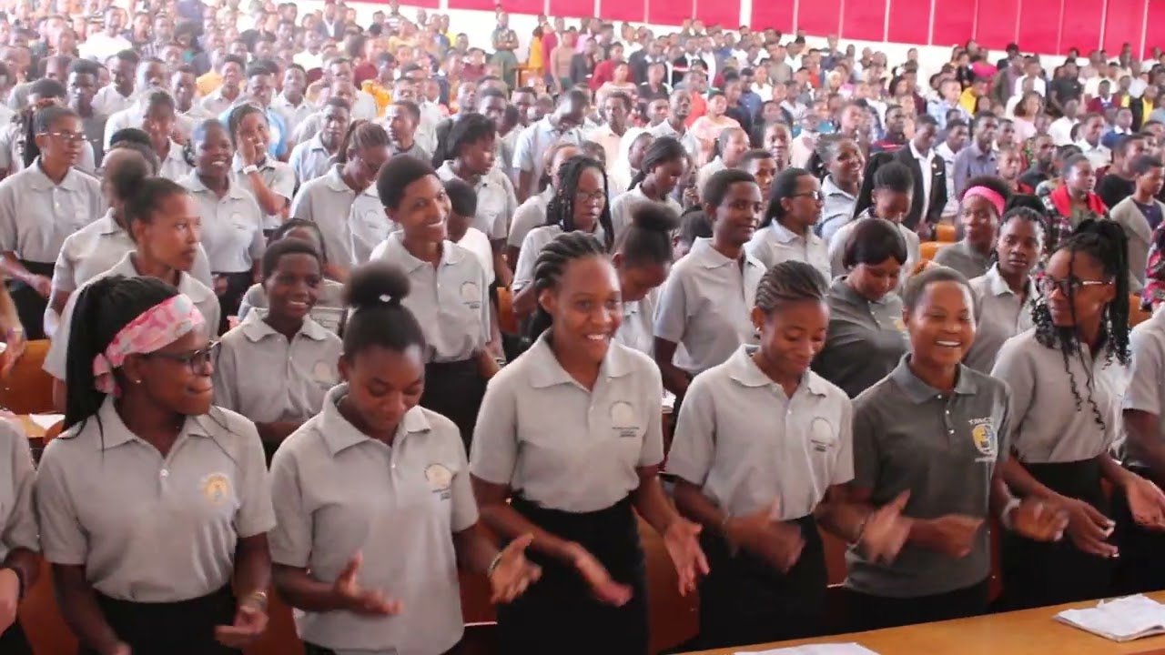 TAZAMA WIMBO KUTOKA KWAYA YA SHIRIKISHO PAROKIA YA VYUO VIKUU NA VYA KATI JIMBO LA IRINGA