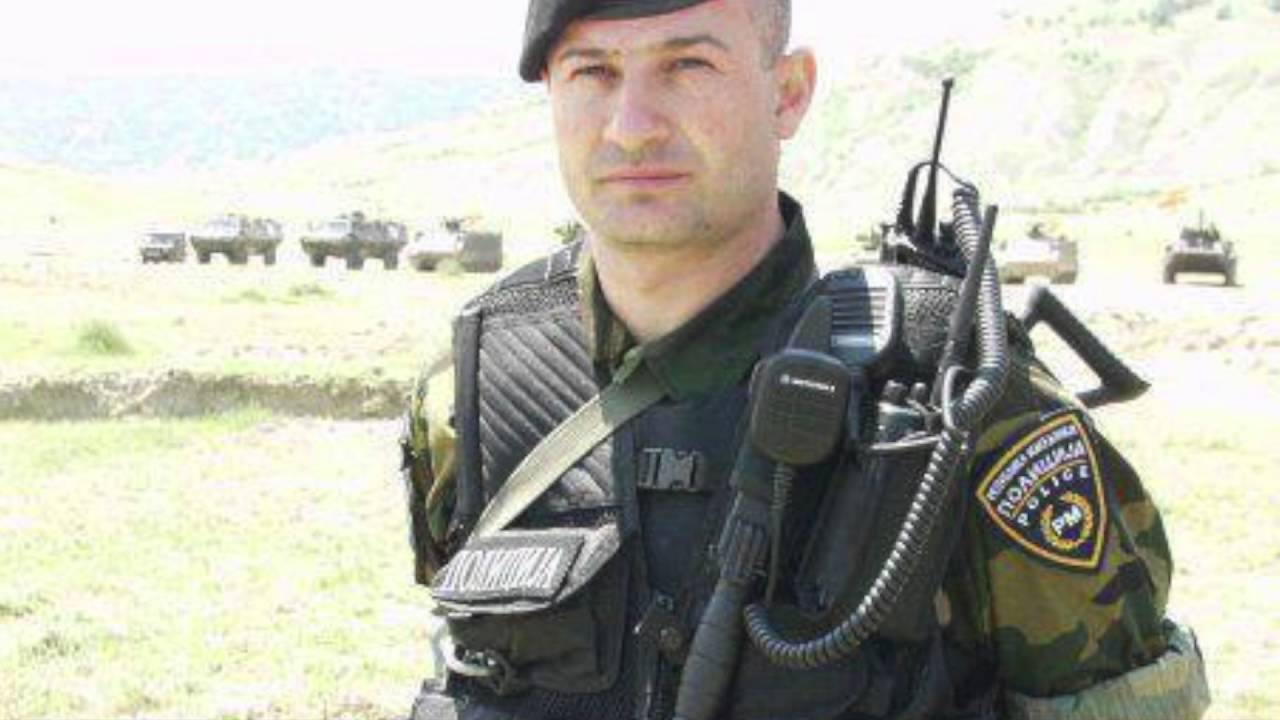МАКЕДОНСКИ ЛАВОВИ БР 2001