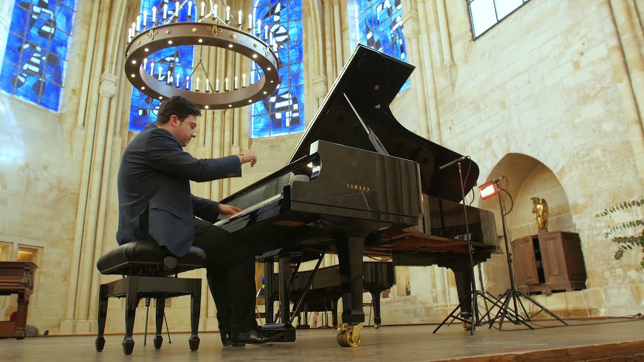 Janos Balazs plays Liszt in Senlis Chapelle Royale Saint-Frambourg