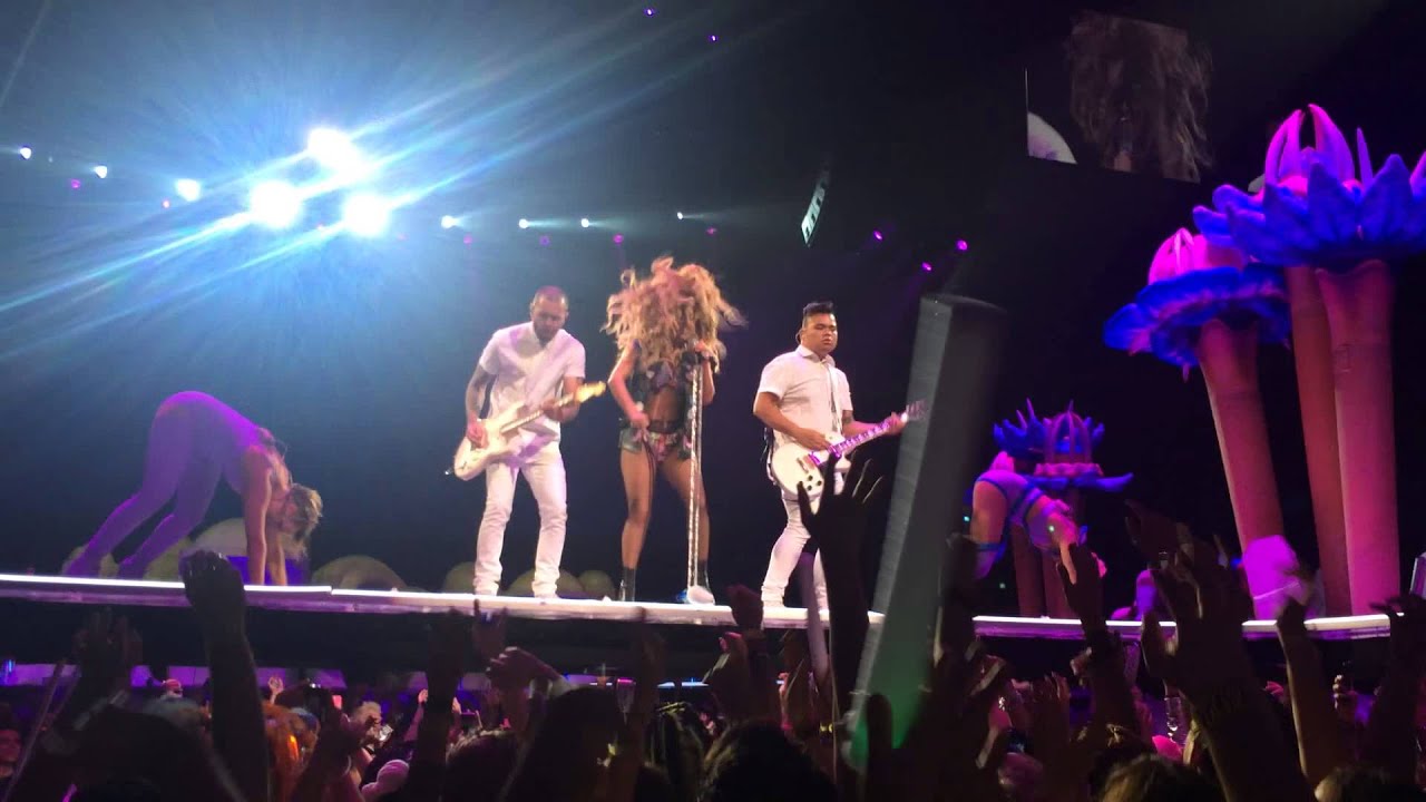 Lady Gaga - MANiCURE artRAVE Seattle, WA (Aug. 8th, 2014) Key Arena
