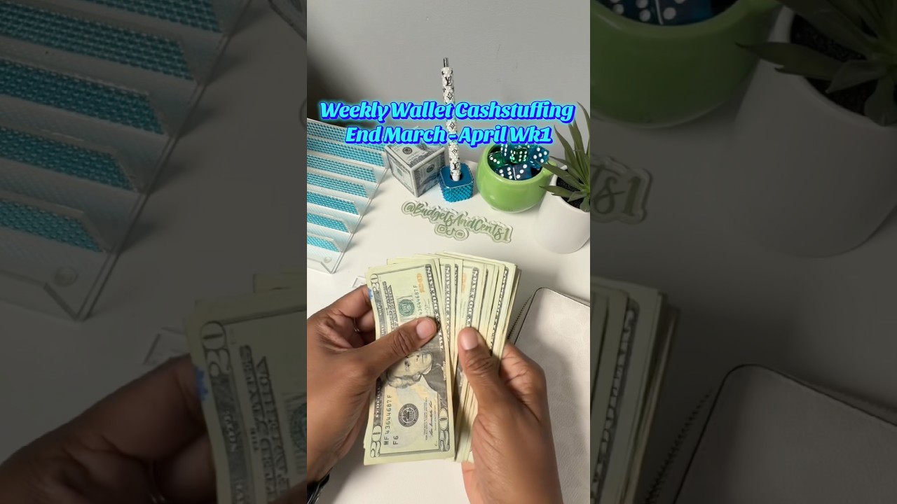Let&rsquo;s Cashstuff my wallet for the upcoming week #shorts