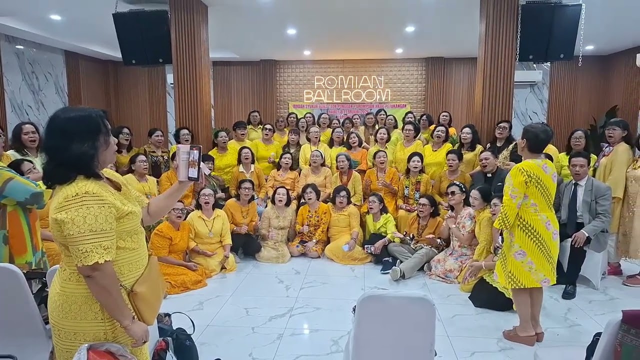 Bona Taon Punguan Parompuan HKBP Petukangan di Resto Romian Cibubur