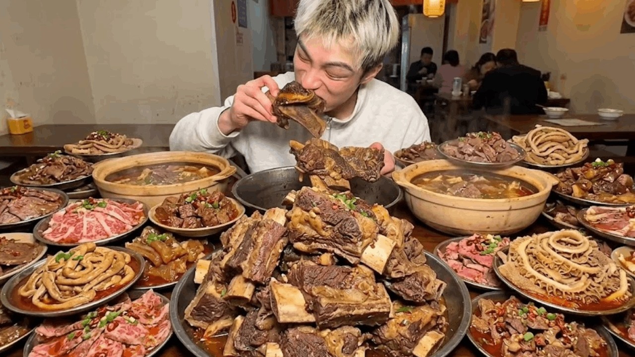 危险自助餐！阿疯80 元狂炫牛肉，不限量牛肉吃到饱，老板追着要 &ldquo;算账&rdquo;？